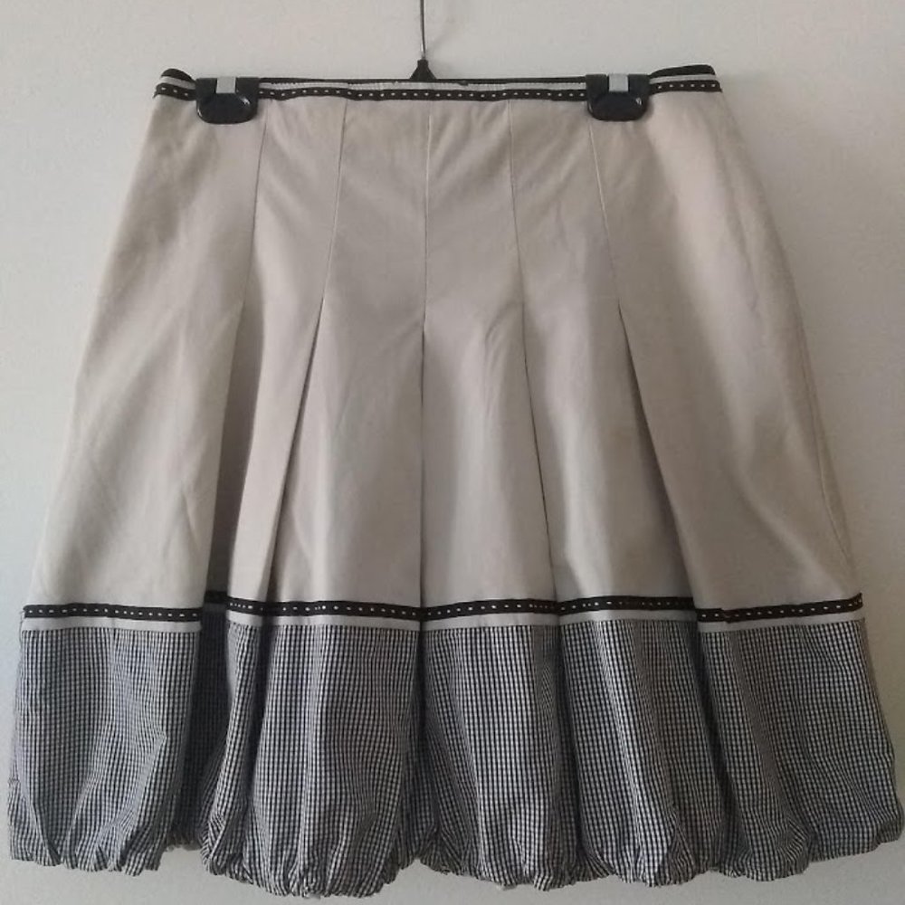 Stylish skirt from Italy